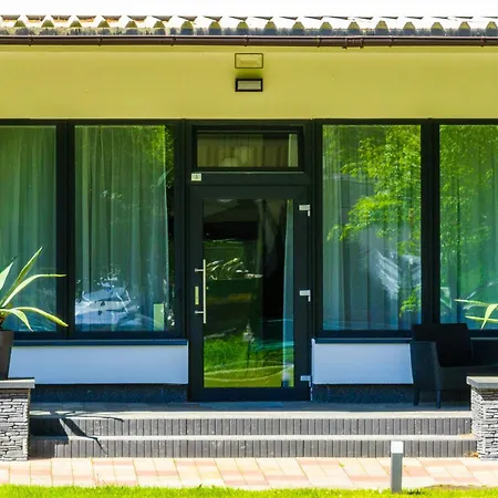 White House * Jastrzębia Góra