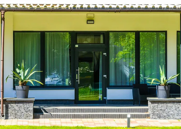 White House * Jastrzębia Góra